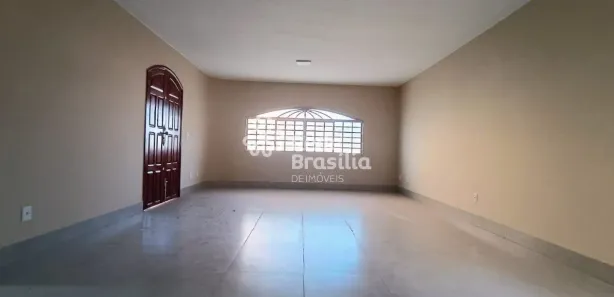 Sobrado com 4 Quartos para alugar, 280m² no Taguatinga Norte, Brasília