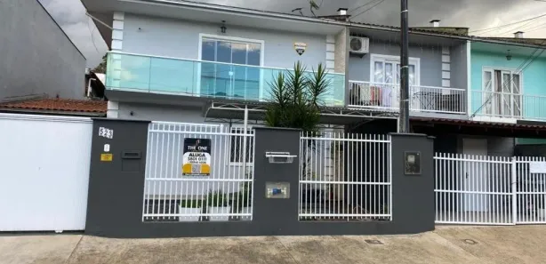 Sobrado com 3 Quartos para alugar, 150m² no Nova Brasília, Joinville