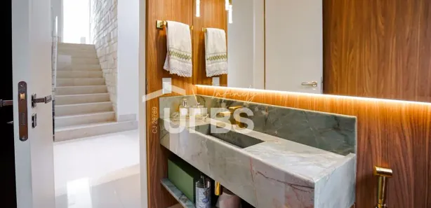 Casa de Condomínio com 3 Quartos à venda, 263m² no Jardins Valência, Goiânia