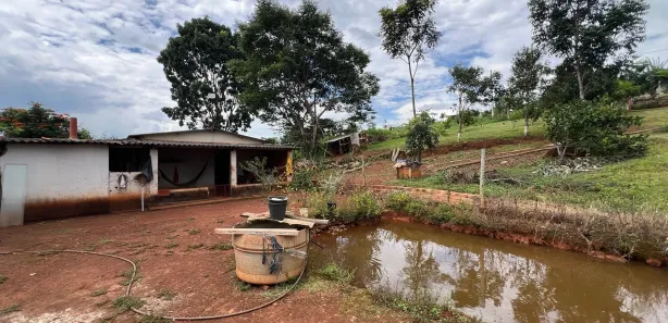 Fazenda/Sítio com 3 Quartos à venda, 180m² no , Bonfinópolis