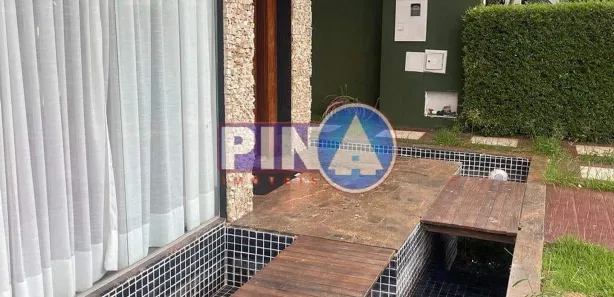 Casa de Condomínio com 4 Quartos para alugar, 390m² no Jardins Madri, Goiânia