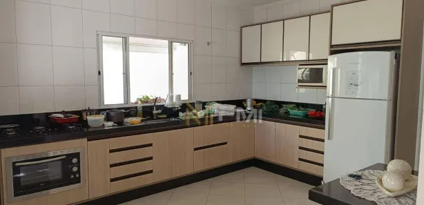 Sobrado com 4 Quartos à venda, 212m² no Jardim Novo Cambuí, Hortolândia
