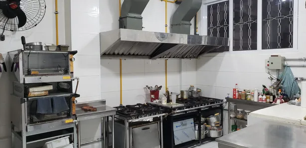 Ponto Comercial à venda, 80m² no Benfica, Rio de Janeiro