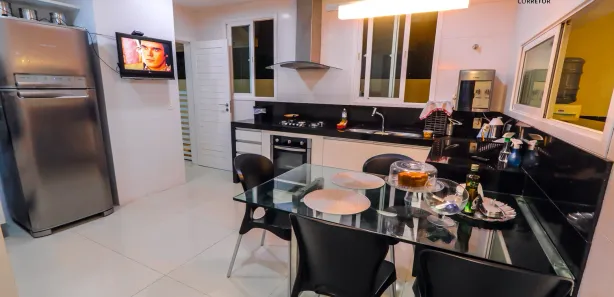 Casa de Condomínio com 5 Quartos à venda, 400m² no Candelária, Natal