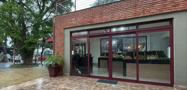 Ponto Comercial à venda, 177m² no Chácara São João, Carapicuíba