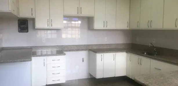 Casa com 6 Quartos para alugar, 500m² no Santo Antônio, Belo Horizonte
