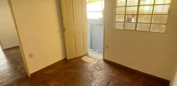 Casa com 2 Quartos para alugar, 65m² no Santa Tereza, Belo Horizonte