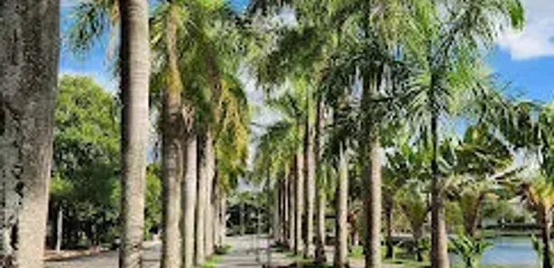 Sobrado com 4 Quartos para alugar, 246m² no Loteamento Portal do Sol II, Goiânia