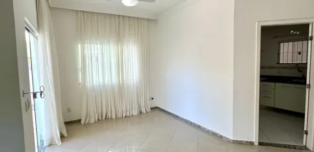 Casa de Condomínio com 4 Quartos para alugar, 200m² no Buraquinho, Lauro de Freitas