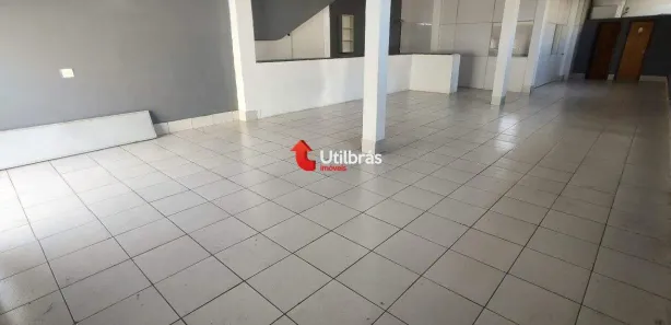 Ponto Comercial para alugar, 122m² no Santa Tereza, Belo Horizonte