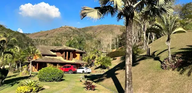 Casa de Condomínio com 5 Quartos para alugar, 300m² no Pedro do Rio, Petrópolis