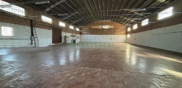 Galpão/Depósito/Armazém para alugar, 800m² no Cruzeiro, Caxias do Sul