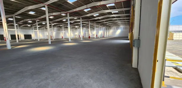 Galpão/Depósito/Armazém para alugar, 2000m² no Campinas de Pirajá, Salvador