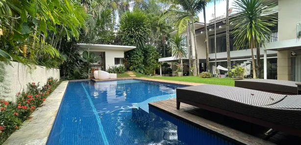 Sobrado com 4 Quartos para alugar, 598m² no Jardins Paris, Goiânia