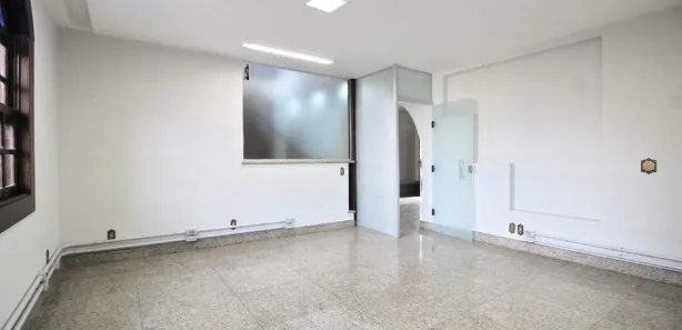 Casa com 6 Quartos para alugar, 500m² no Santo Antônio, Belo Horizonte