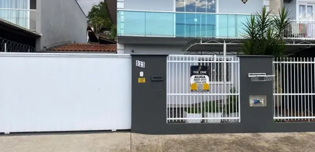 Sobrado com 3 Quartos para alugar, 150m² no Nova Brasília, Joinville