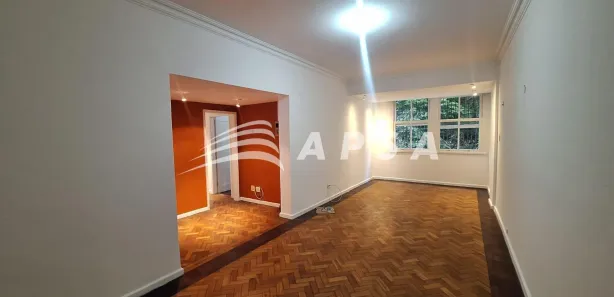 Apartamento com 3 Quartos para alugar, 119m² no Leme, Rio de Janeiro