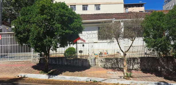 Casa com 5 Quartos à venda, 353m² no São Lucas, Belo Horizonte