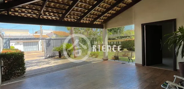 Casa com 4 Quartos para alugar, 210m² no Plano Diretor Sul, Palmas