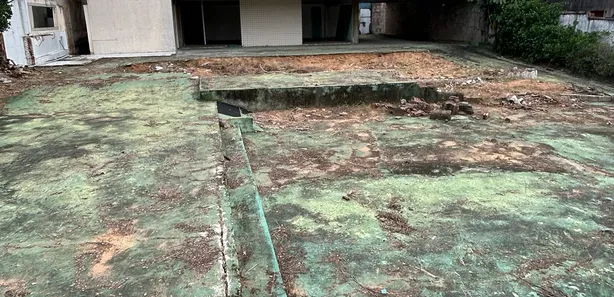 Sobrado com 4 Quartos à venda, 300m² no Candelária, Natal
