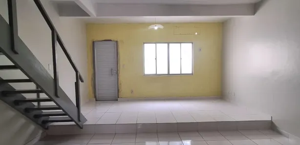 Sobrado com 2 Quartos para alugar, 125m² no Flores, Manaus