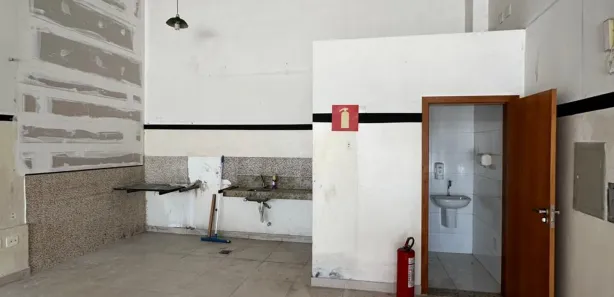 Ponto Comercial para alugar, 127m² no Angola, Betim