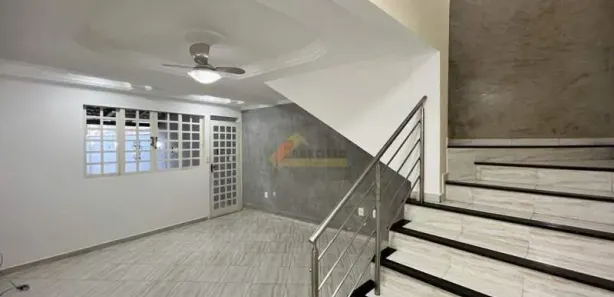 Casa com 3 Quartos para alugar, 184m² no São José, Divinópolis