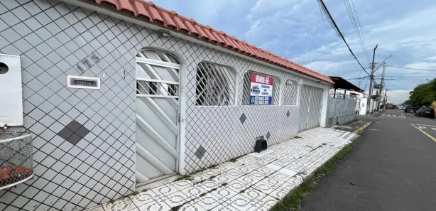 Casa com 4 Quartos à venda, 260m² no Dom Pedro I, Manaus