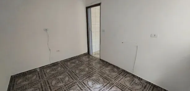 Casa com 1 Quarto para alugar, 30m² no Piraporinha, Diadema