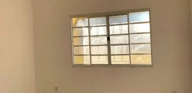 Casa com 2 Quartos para alugar, 60m² no Estrela do Oriente, Belo Horizonte
