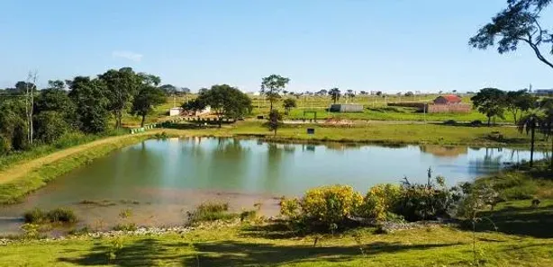 Casa de Condomínio com 2 Quartos à venda, 300m² no Setor Central, Brasília