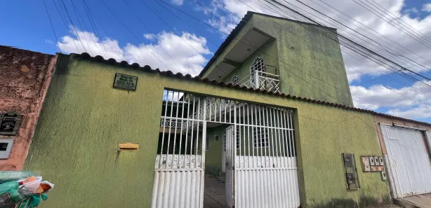 Sobrado com 8 Quartos à venda, 400m² no Condomínio Privê Lucena Roriz, Brasília
