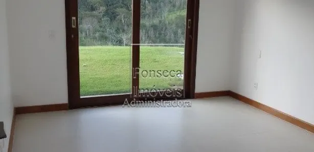 Casa de Condomínio com 3 Quartos para alugar, 320m² no Pedro do Rio, Petrópolis