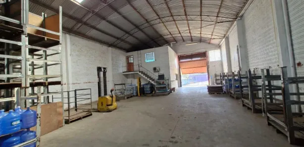 Galpão/Depósito/Armazém para alugar, 355m² no Liberdade, Novo Hamburgo