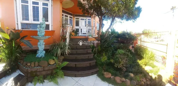 Sobrado com 4 Quartos à venda, 282m² no Jardim do Bosque, Cachoeirinha