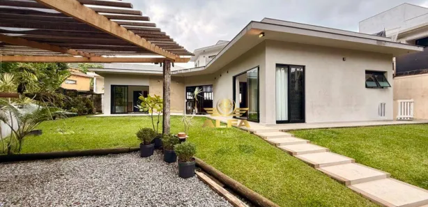 Casa de Condomínio com 3 Quartos à venda, 237m² no Balneário Praia do Pernambuco, Guarujá