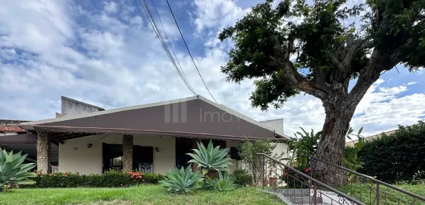 Casa com 4 Quartos para alugar, 227m² no Centro (Iguabinha), Araruama