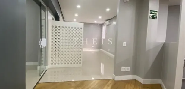Sala Comercial à venda, 200m² no Sagrada Família, Caxias do Sul