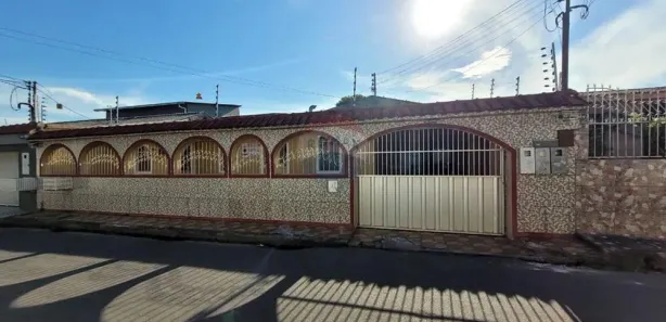 Casa com 3 Quartos à venda, 300m² no Alvorada, Manaus