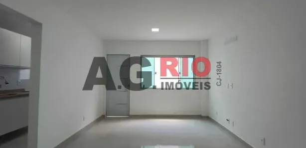 Casa de Condomínio com 2 Quartos para alugar, 75m² no Vila Valqueire, Rio de Janeiro