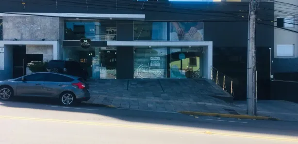 Sala Comercial à venda, 378m² no Panazzolo, Caxias do Sul