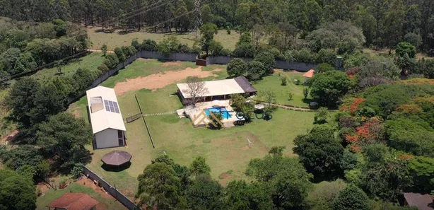 Fazenda/Sítio com 16 Quartos para venda ou aluguel, 1800m² no Cai, Cabreúva