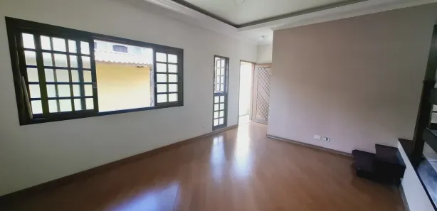 Sobrado com 4 Quartos para alugar, 213m² no Jardim Carlos Cooper, Suzano