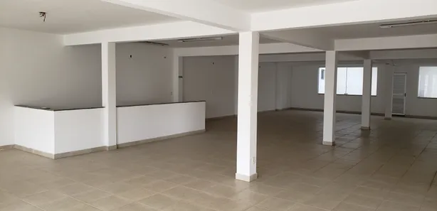 Prédio Comercial para alugar, 2400m² no Tirol (Barreiro), Belo Horizonte