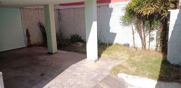 Casa com 4 Quartos para alugar, 200m² no Santa Tereza, Belo Horizonte