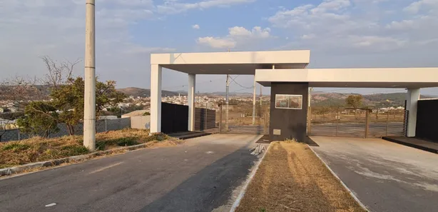Lote/Terreno com 1 Quarto à venda, 360m² no Centro, Formiga