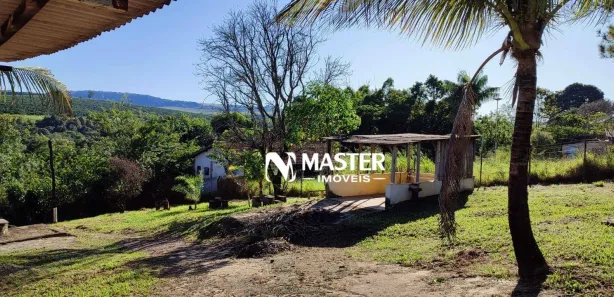 Fazenda/Sítio com 3 Quartos à venda, 200m² no Centro (Amadeu Amaral), Echaporã