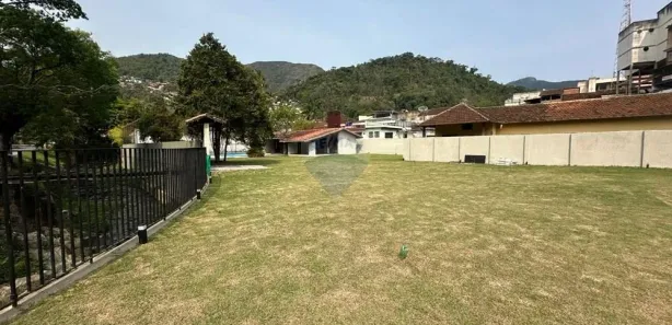 Imóvel Comercial com 5 Quartos para alugar, 300m² no Morin, Petrópolis