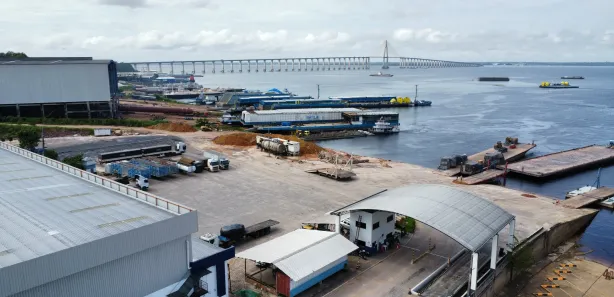 Galpão/Depósito/Armazém para alugar, 2500m² no Ponta Negra, Manaus