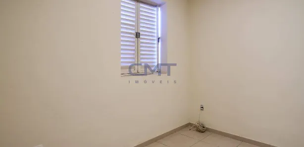 Casa com 3 Quartos para alugar, 220m² no Santa Efigênia, Belo Horizonte